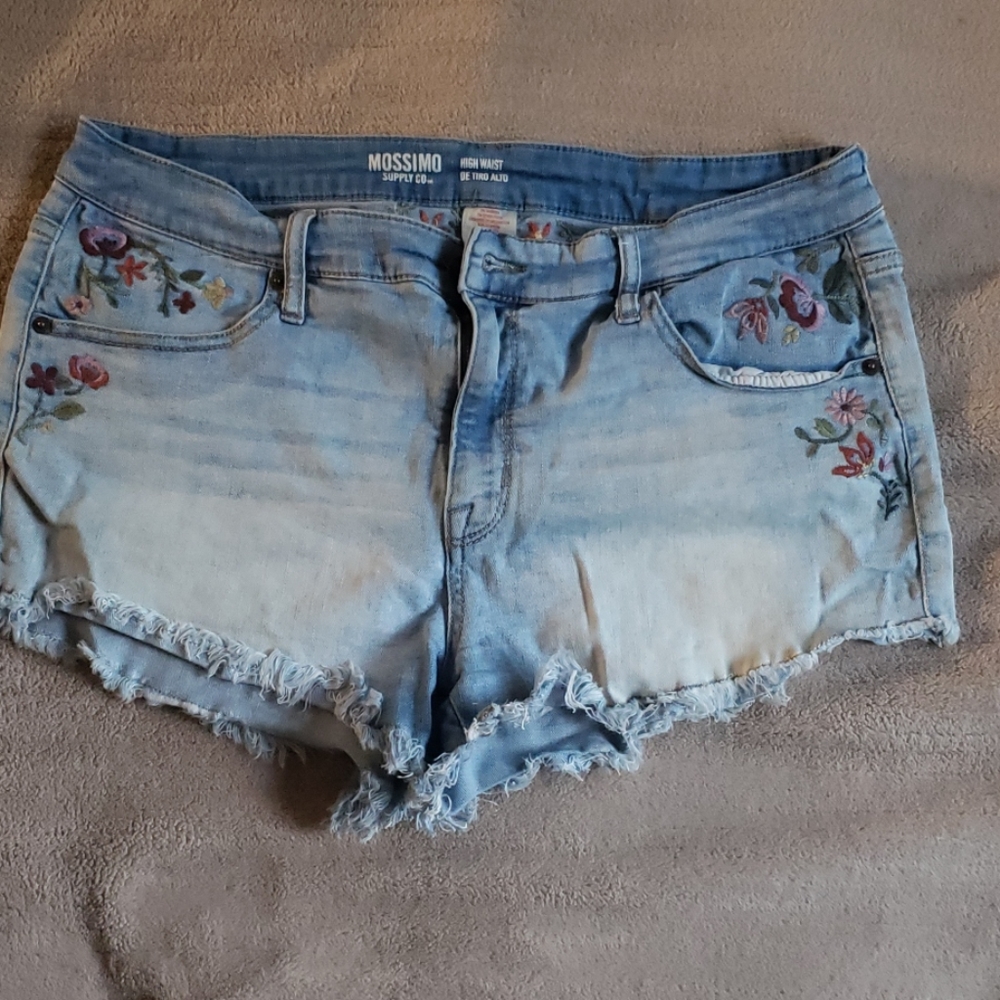 Mossimo floral, frayed jean shorts. Size 16/33